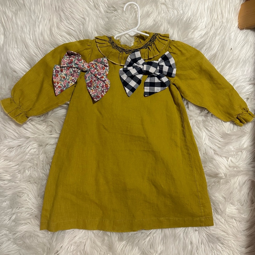 The Oaks girls dress with 2 detachable bows